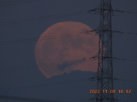 002 昇る月.jpg